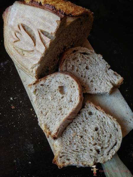 Chleb pszenno-żytni, na zakwasie żytnim
