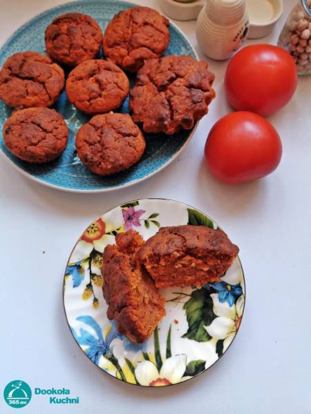 Słodkie muffinki pomidorowe