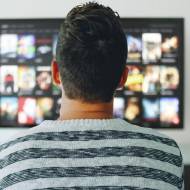 Dlaczego warto oglądać filmy online?