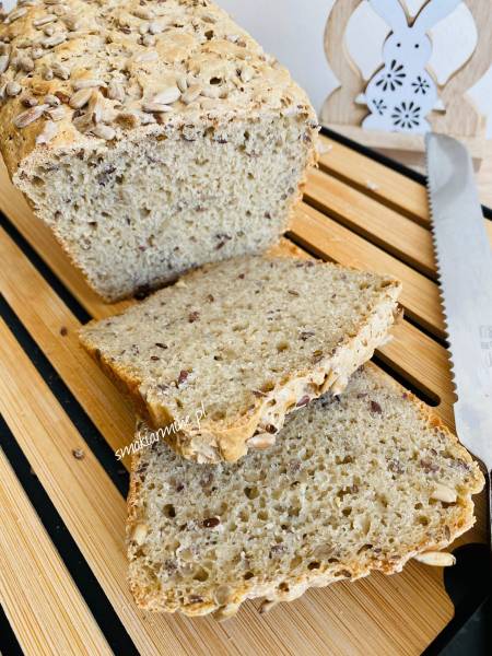 Chleb pszenno – żytni z ziarnami