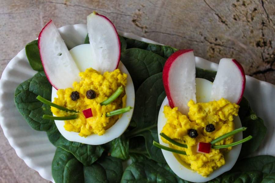 Jajka na Wielkanoc – dekoracje z jajek gotowanych
