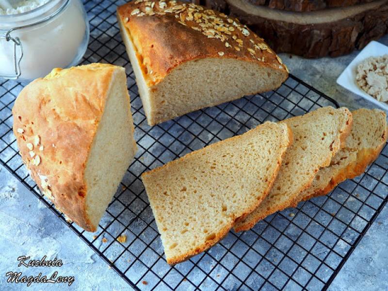 Maślankowy chleb pszenno-żytni