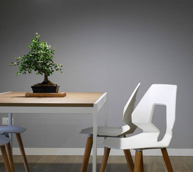 Stół w stylu skandynawskim – delikatna, lekka forma w nowoczesnych wnętrzach