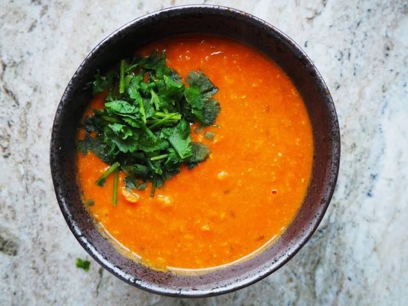 Masoor dal tadka,  czyli szybka sycąca , gęsta zupa z 4 składników