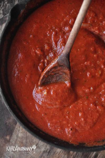 Podstawowy sos pomidorowy do makaronu
