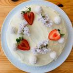 Tort kokosowy z konfiturą truskawkową by Oliwia :)