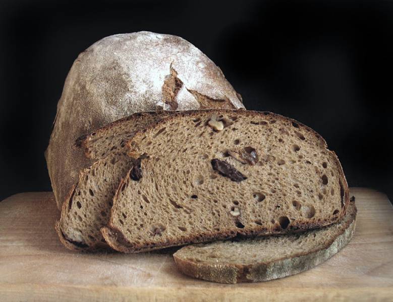 Chleb pszenno-żytni (75/25) z kolendrą, ciemnym słodem i rodzynkami/orzechami