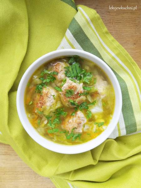 Zupa z młodej kapusty z pulpecikami / Young Cabbage Meatball Soup