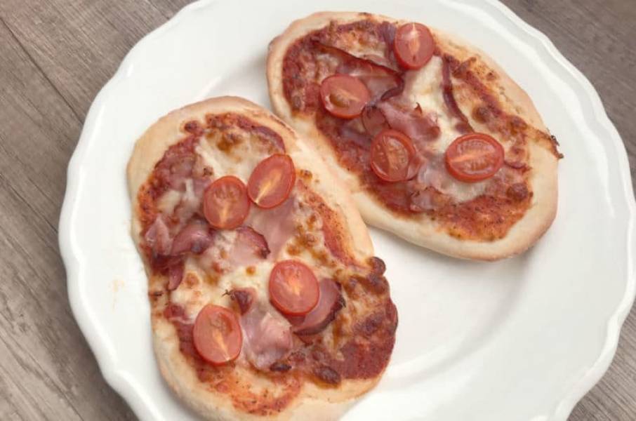 Pizzerinki drożdżowe mini pizza na przekąskę