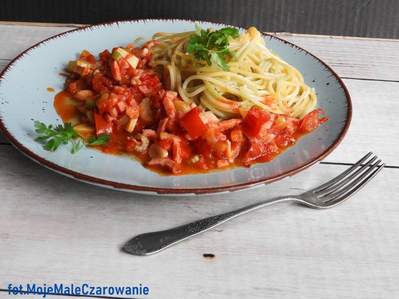 Spaghetti tricolore selero - pomodore