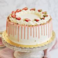 Tort TRUSKAWKOWY z kremem jogurtowym i DRIP CAKE