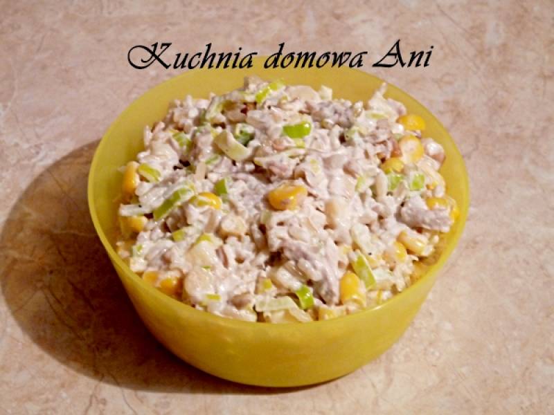 Sałatka ryżowa z tuńczykiem i porem