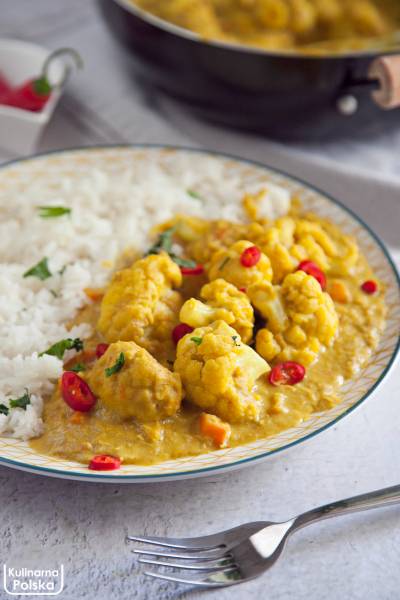 Curry z kalafiora. Przepis na pyszny wegański obiad
