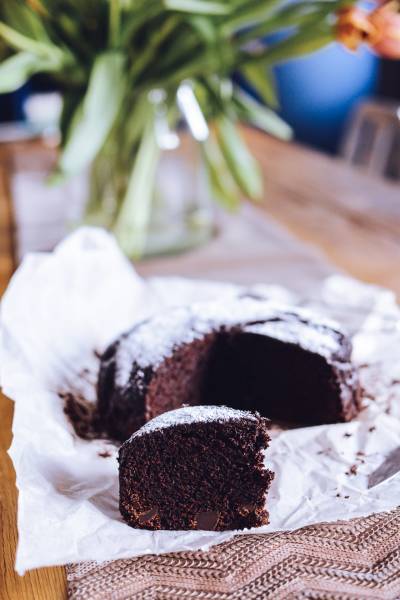 Wegańskie ciasto czekoladowe – bez nabiału, bez jajek