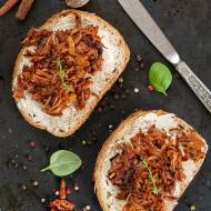 Pulled Jackfruit – Szarpany Chlebowiec