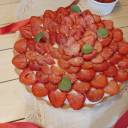 Tarta z kremem budyniowym i truskawkami