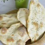 Chlebki naan (Naan breads) – tradycyjny dodatek kuchni hinduskiej