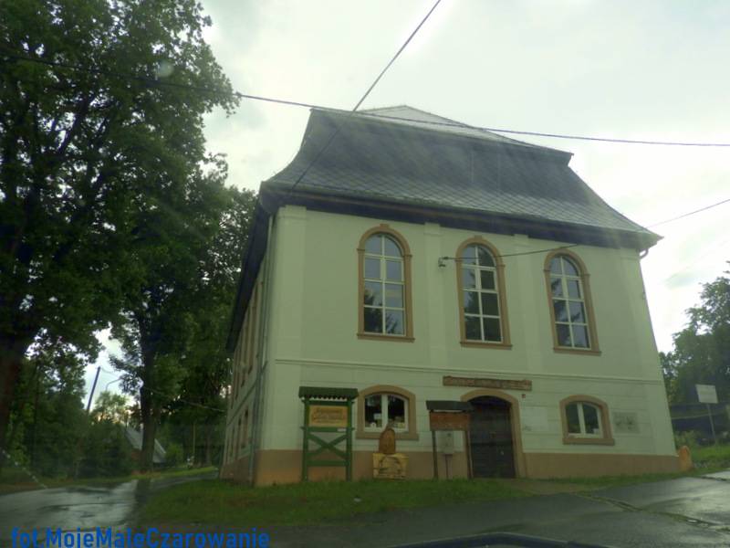 Artystyczna Galeria Izerska - kościół ewangelicki w Kromnowie woj. dolnośląskie