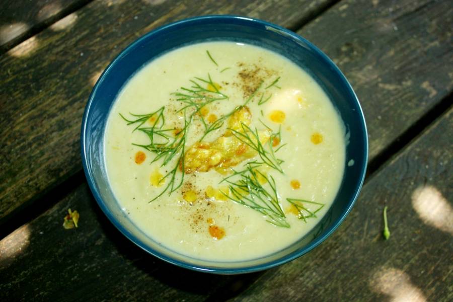 Zupa krem z białych szparagów z parmezanem
