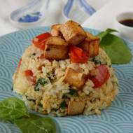 Smażony ryż z warzywami i tofu