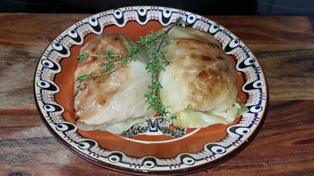 Ukraińskie gołąbki z surowymi ziemniakami i mięsem.