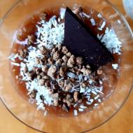 Kokosowo – rabarbarowy pudding chia, pożywne i pyszne śniadanie