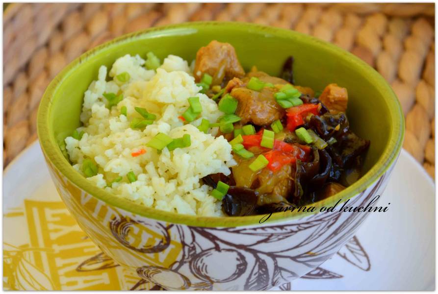 Orientalny gulasz z ryżem