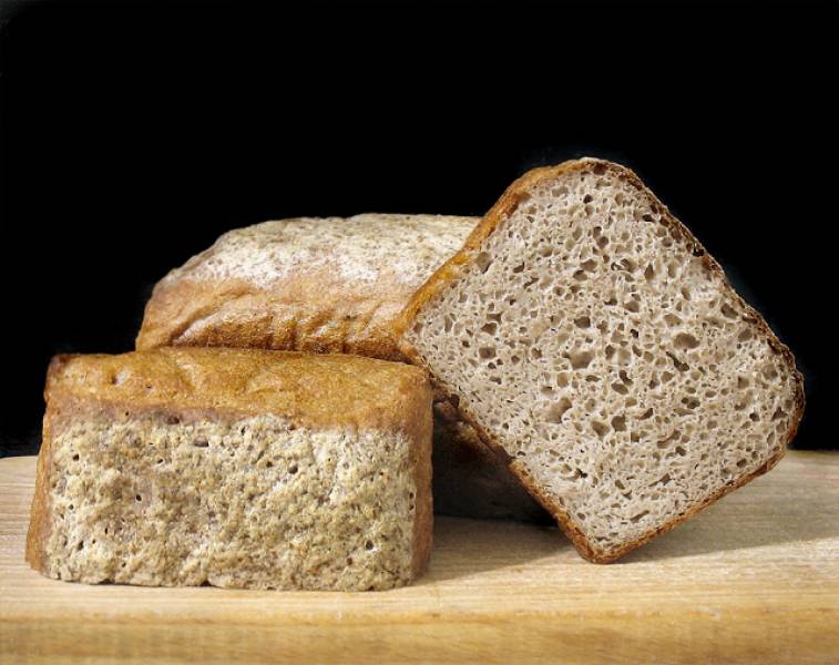 Chleb gryczano-ryżowy z dodatkiem babki jajowatej