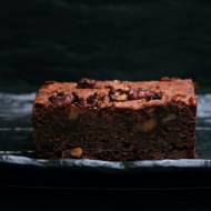 Przepis na tradycyjne ciasto czekoladowe – niezawodna klasyka