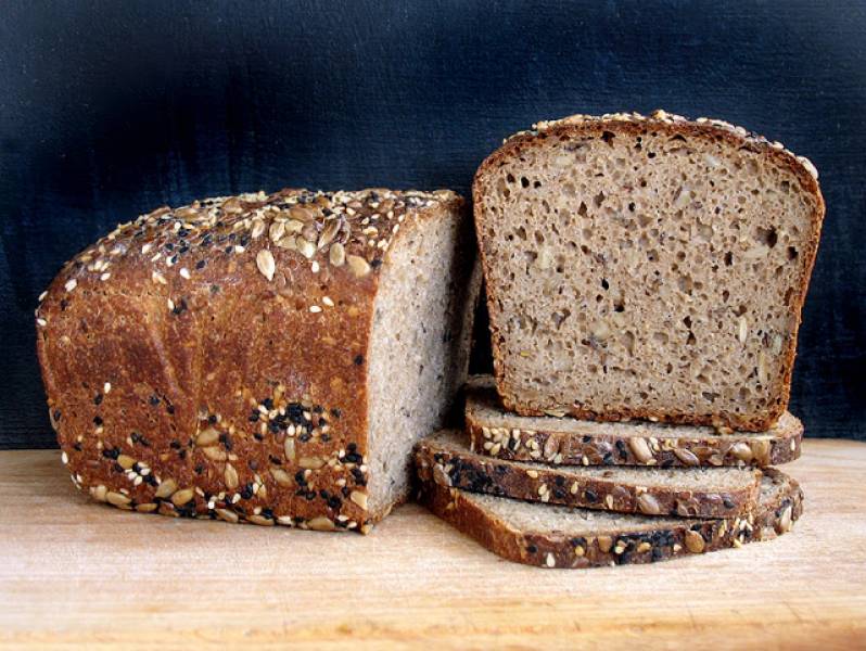 Chleb pełnoziarnisty mieszany