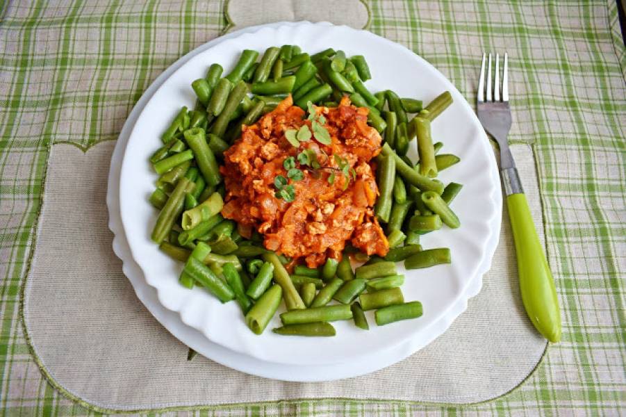 Oszukane spaghetti czyli fasolka szparagowa w sosie pomidorowym z mięsem