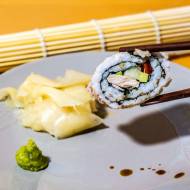 Sushi california maki (california roll)
