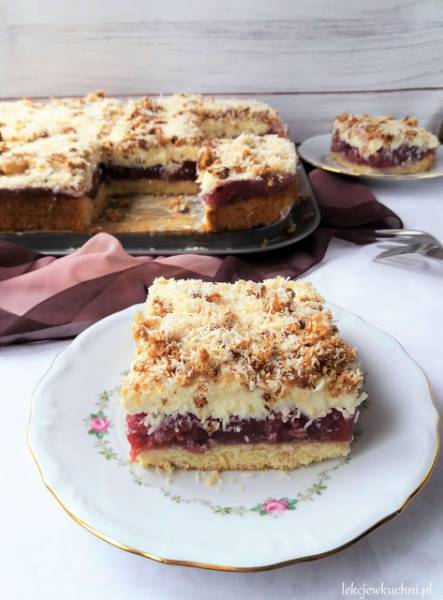 Ciasto Ofelia z wiśniami z kompotu i budyniem / Cherry Pudding Layer Cake