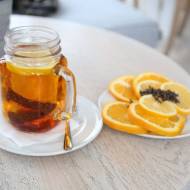 Zimowa herbata z cytrusami, miodem i imbirem