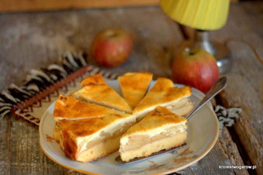 Sernik z jabłkami – szarlotka z serem