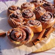 CINNAMON ROLLS CZYLI CYNAMONOWE ŚLIMACZKI