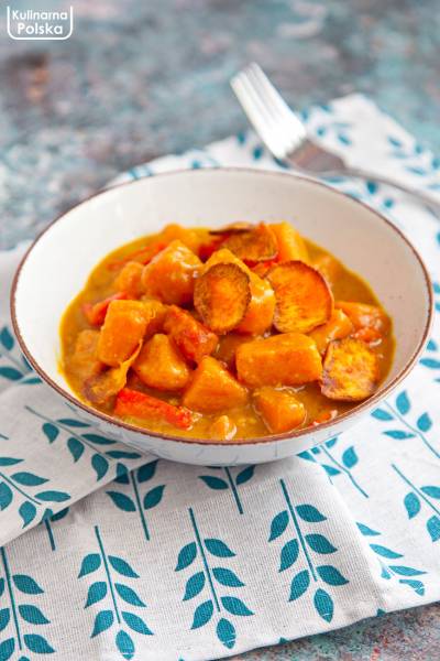 Wegańskie curry ze słodkich ziemniaków. Pomysł na wykorzystanie batatów. PRZEPIS