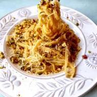 Spaghetti z cytryną, parmezanem i pistacjami według Lary Gessler
