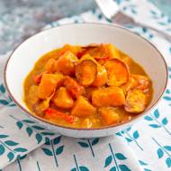 Wegańskie curry ze słodkich ziemniaków. Pomysł na wykorzystanie batatów. PRZEPIS