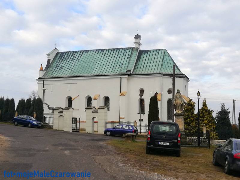 Kościół Trójcy Przenajświętszej w Bąkowej Górze woj. łódzkie