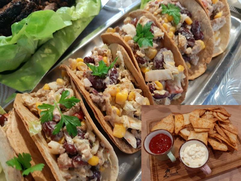 Tacos z sałatką meksykańską i domowe nachosy - po prostu pysznie
