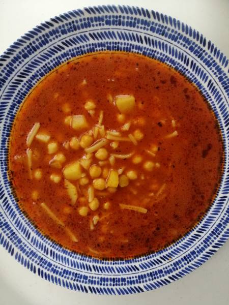 Turcja - Erişteli Nohut Çorbası, czyli zupa z ciecierzycą i makaronem
