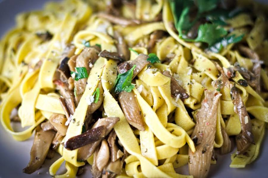 Tagliatelle z boczniakami