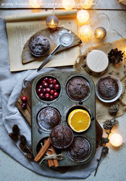 Świąteczne muffinki czekoladowe z żurawiną - wegańskie