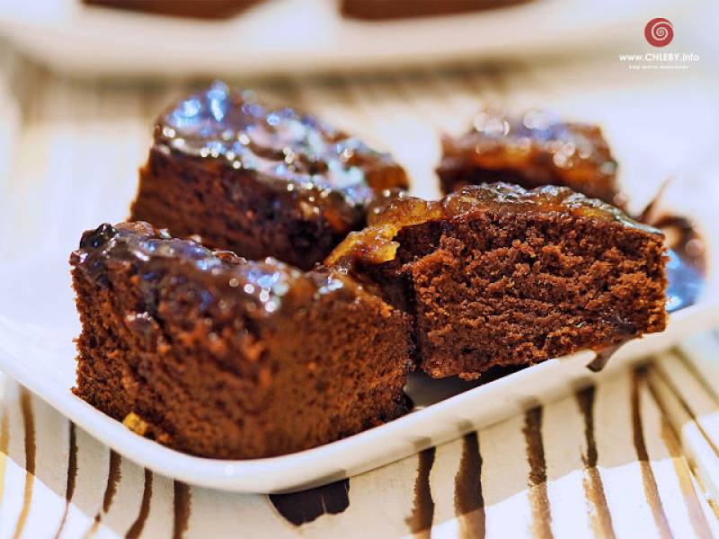 Bardzo łatwe ciasto czekoladowe Wacky Cake