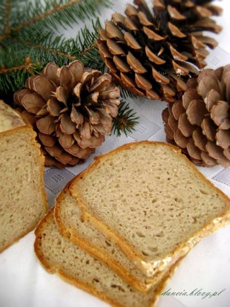 Wigilia pachnąca domowym chlebem, żytni z paloną mąką