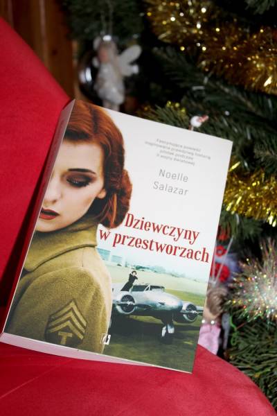 Dziewczyny w przestworzach Noelle Salazar – recenzja