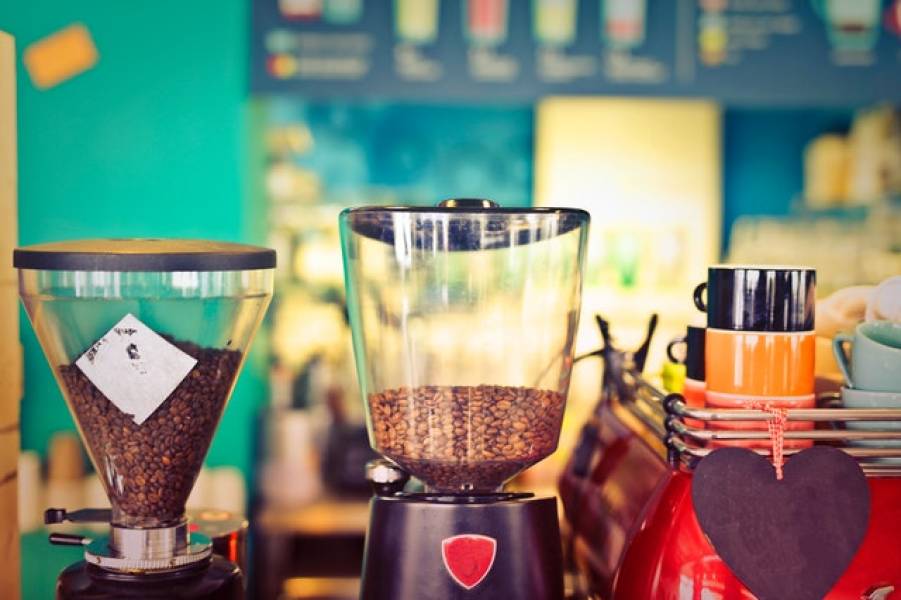Młynek do kawy elektryczny: jakość i precyzja mielenia