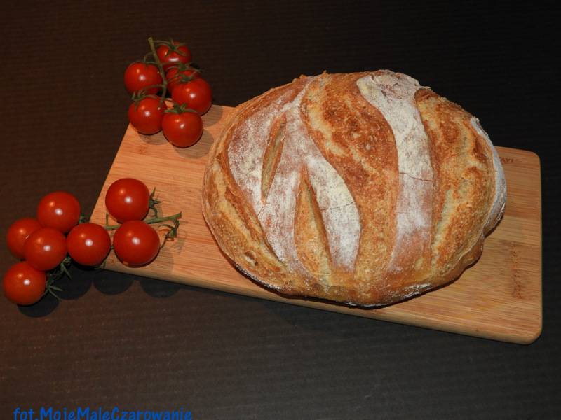 Chleb bez wyrabiania z garnka żeliwnego