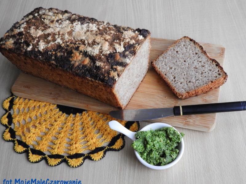 Chleb mieszany na zakwasie i drożdżach